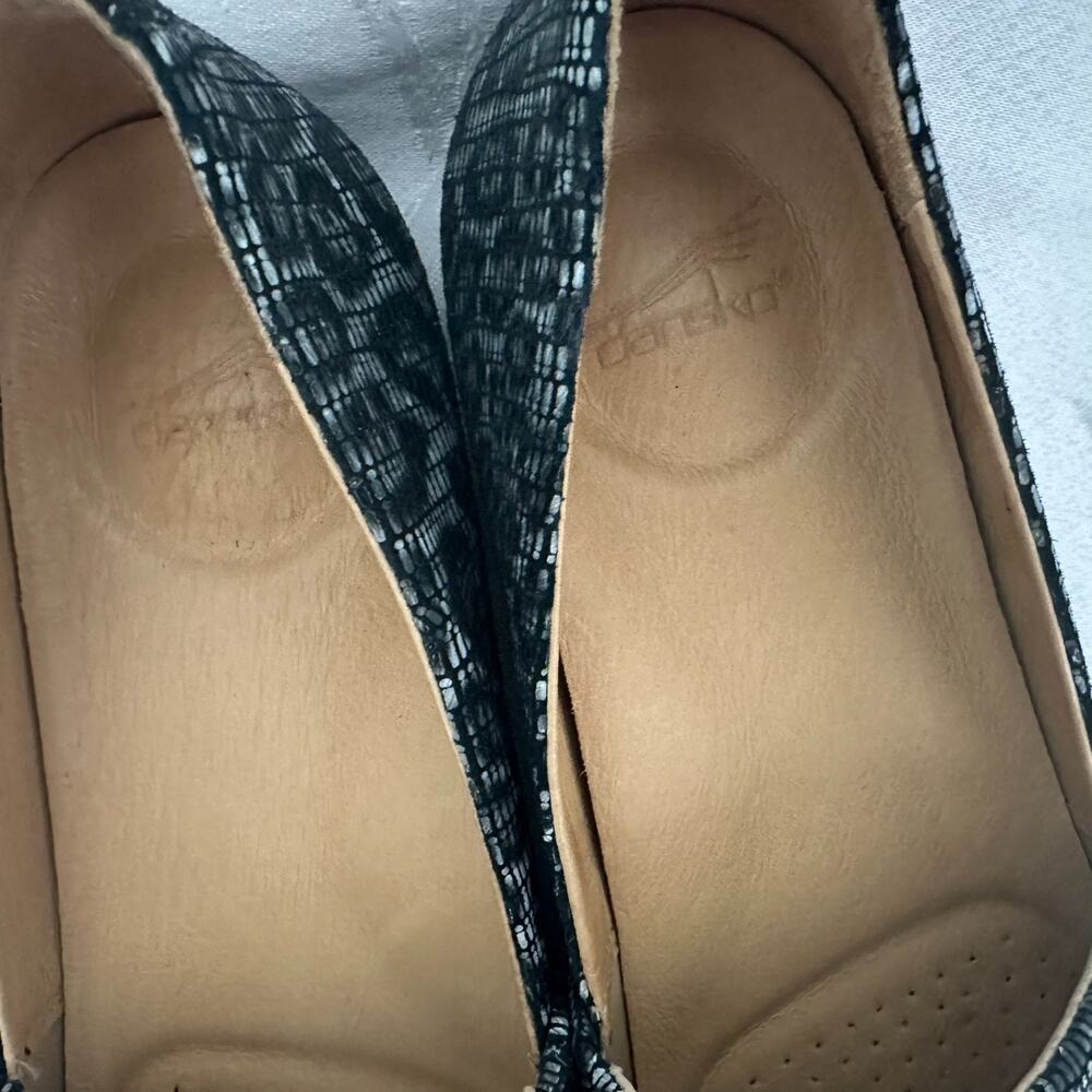 Dansko Gray Larisa Leopard Slip On Flats Leather Size 39 - Picture 6 of 13